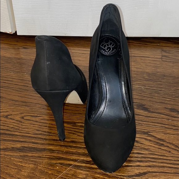 BCBG black suede heels - Picture 2 of 6